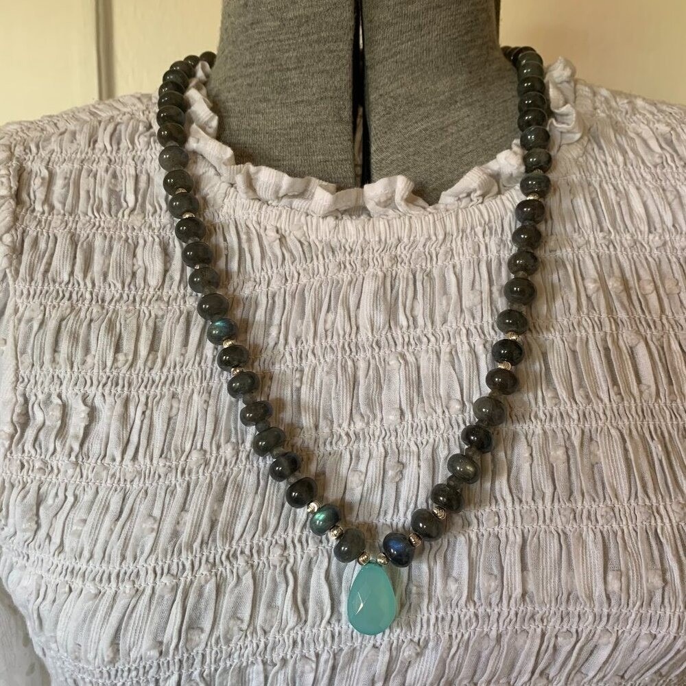 Labradorite Beaded Necklace Teal Chalcedony Teardrop Pendant Magnetic Clasp 25"